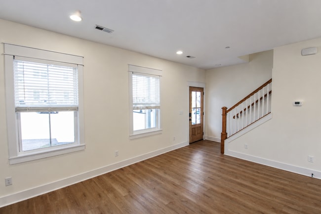 Building Photo - 1358 Belfair St