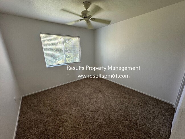 Building Photo - Roseville 4 Bedroom Beauty with Bonus Room!