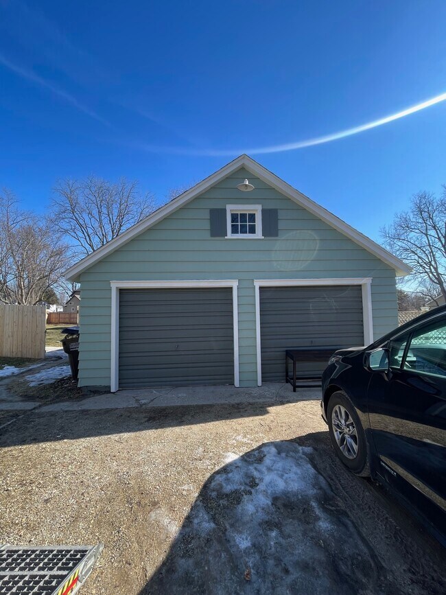 Building Photo - 529 S Gault St