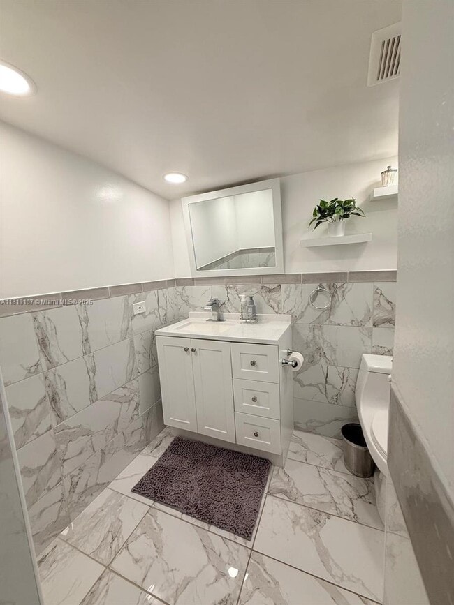 Building Photo - 7643 Miramar Pkwy