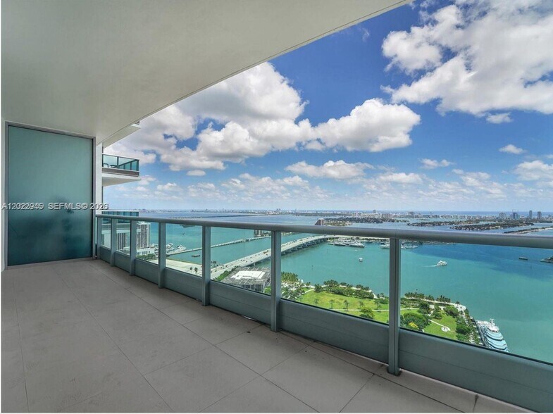 Building Photo - 900 Biscayne Blvd