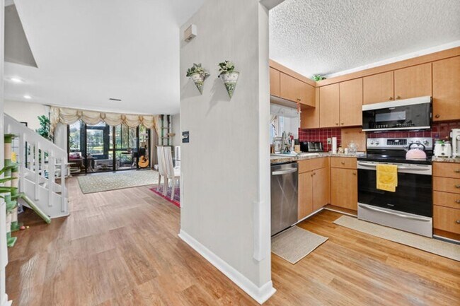 Building Photo - 4587 Carambola Cir S