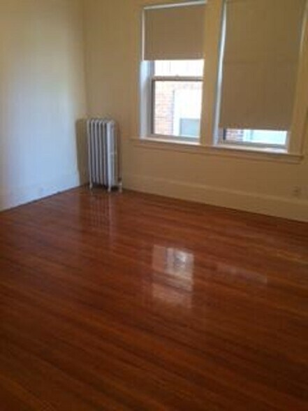 Building Photo - 157 Summer St