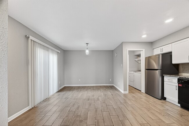 Building Photo - 1710 Good Day Dr