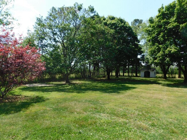 Building Photo - Price Reduced!!! $1950/Month