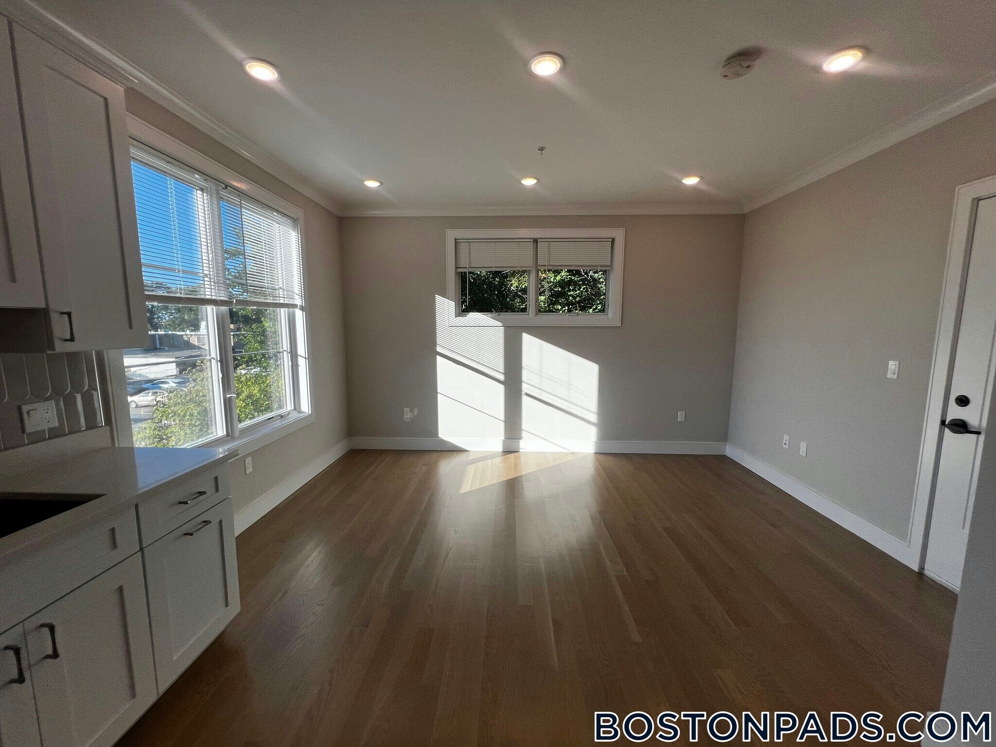 Building Photo - 104-106 Warren St.