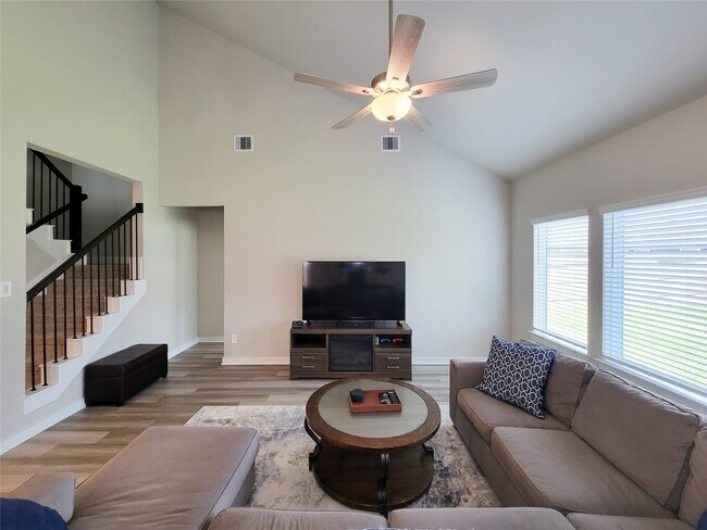 Building Photo - 8401 Hazel River Dr