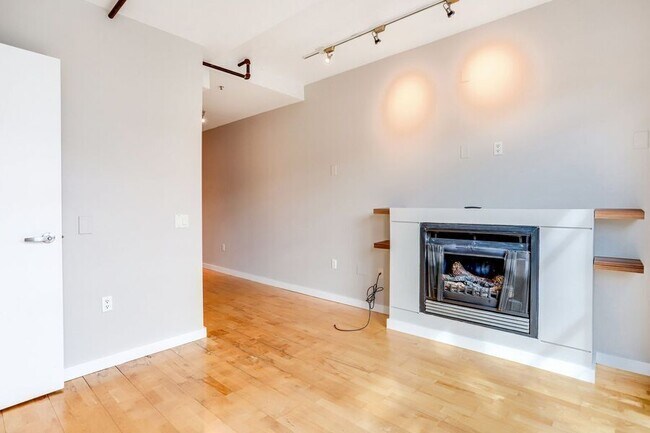 Building Photo - 1125 11th St NW