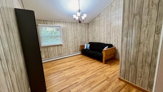 Building Photo - 15 Norfolk Ct