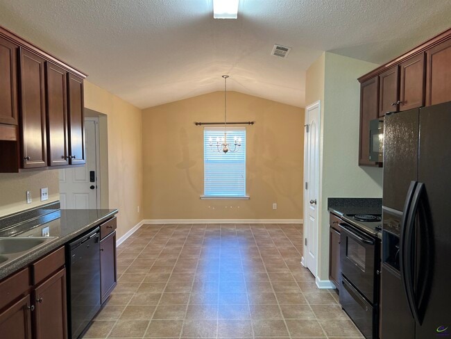 Building Photo - 120 Magnum Way