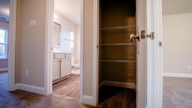 Building Photo - BRAND NEW 2 bedroom, 1.5 bathroom duplex i...