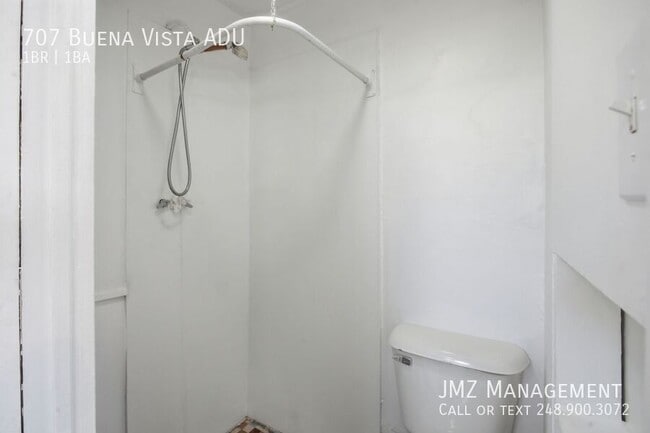 Building Photo - 707 Buena Vista Ave