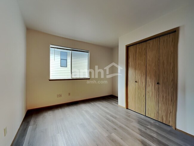 Building Photo - 2078 SE 8th Dr