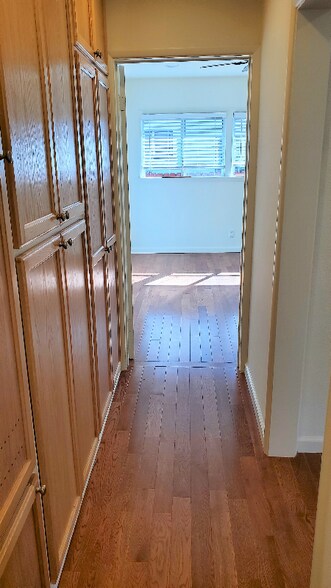 Building Photo - 2226 S Carmelina Ave