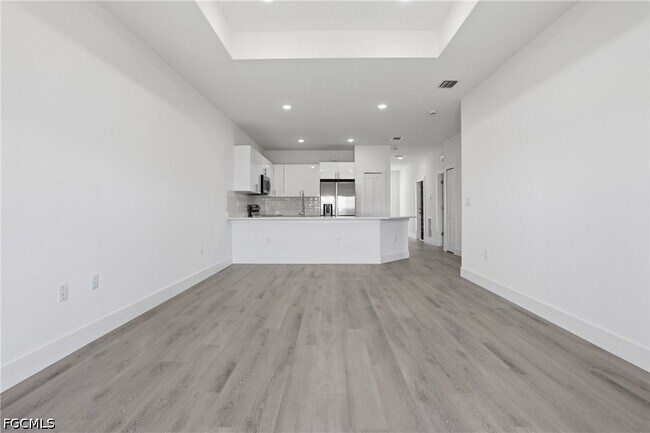 Building Photo - 721 Ivan Ave S