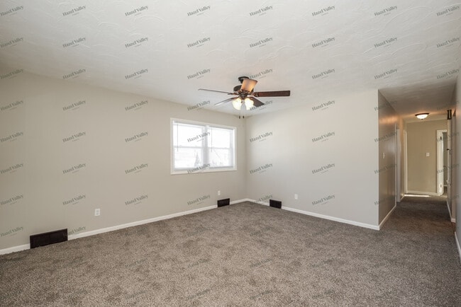 Building Photo - 2365 Pelton Ave