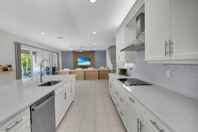 Building Photo - 9712 Celtic Sea Ln