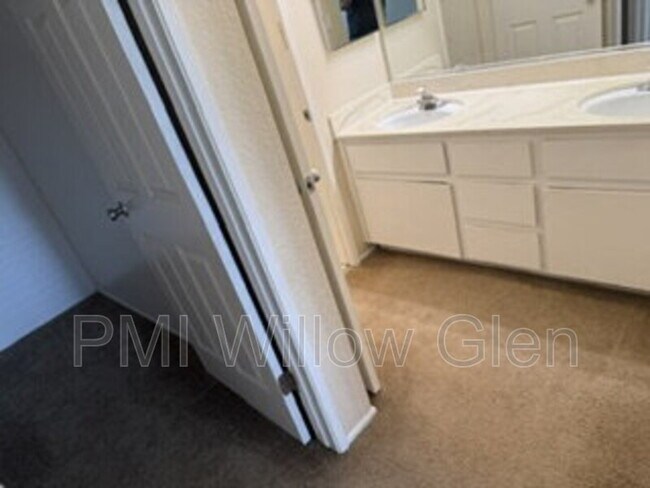 Building Photo - 7379 Tulare Hill Dr