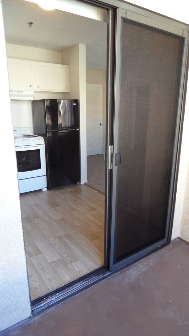 Building Photo - 55+ Senior Living Upgraded 1 BR 1 BA Gated...