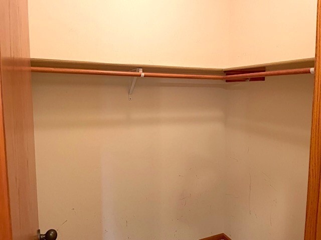 Building Photo - 707 E 7th St