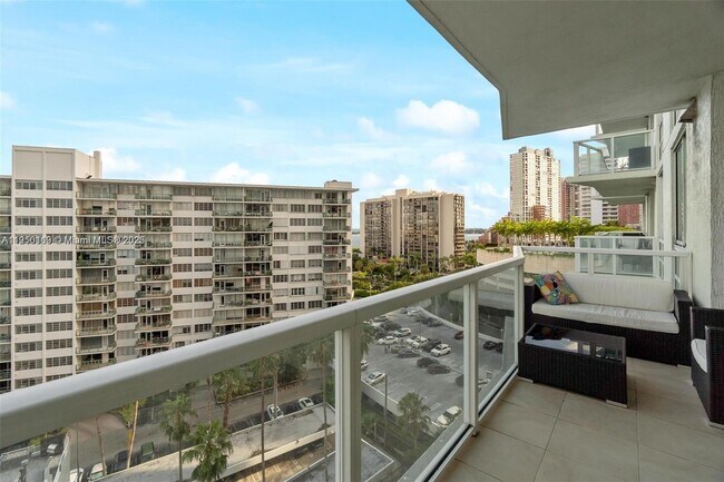 Building Photo - 218 SE 14th St