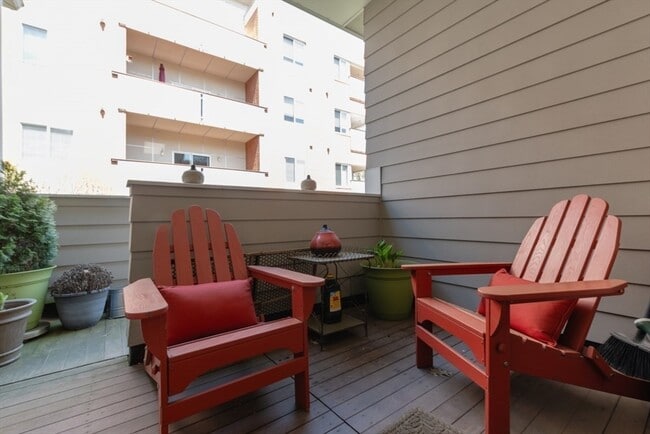 Building Photo - 769 Heath St