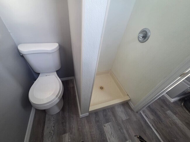 Building Photo - 23 Monroe St