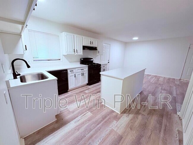 Building Photo - 76 S Meadowcliff Dr
