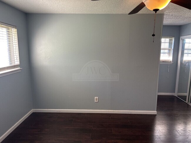 Building Photo - **2 weeks Free Rent***2310 Zinnia Court, K...