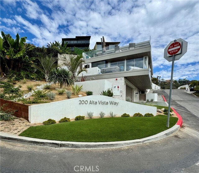 Building Photo - 200 Alta Vista Way
