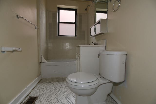 Building Photo - 3003 N Racine Ave