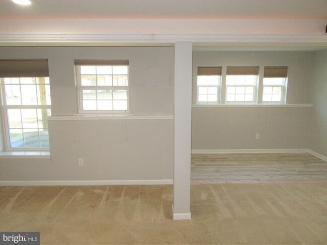 Building Photo - 1305 Madison Ln