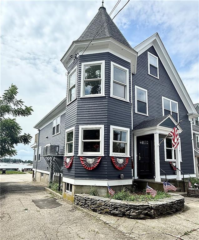 Building Photo - 825 Hope St