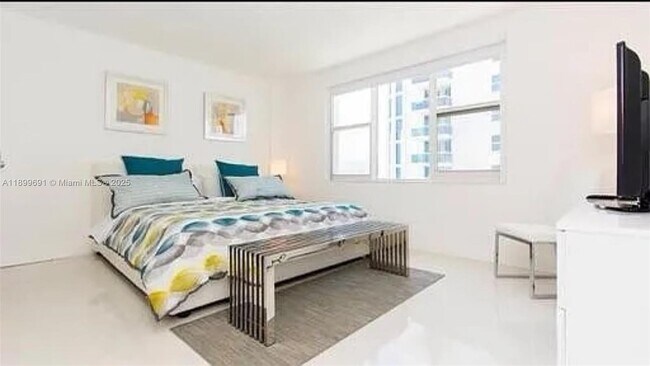 Building Photo - 9195 Collins Ave