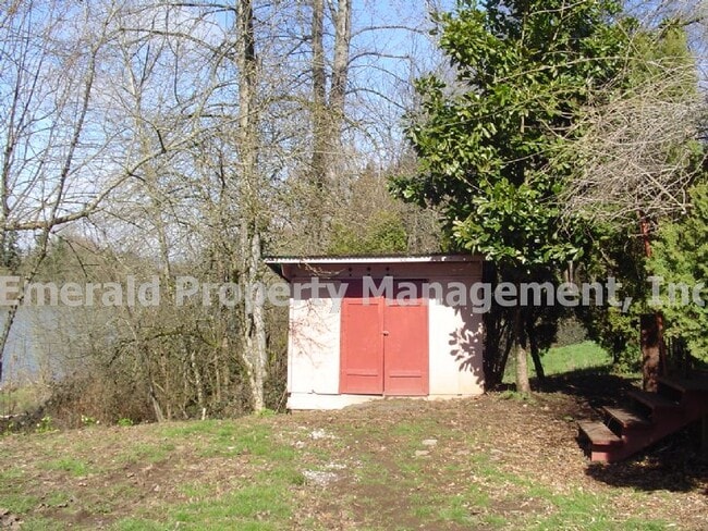 Building Photo - Riverfront 2+ bedroom/ 2 full bath manufactured home