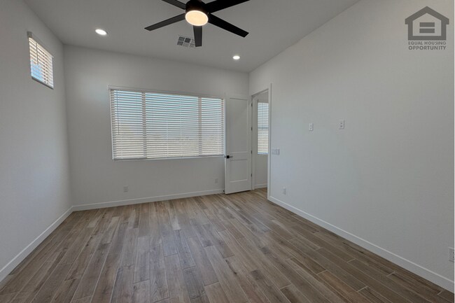Building Photo - 3bed/2bath Home in North Surprise! Ready for Immediate Move-In! -- NO HOA!