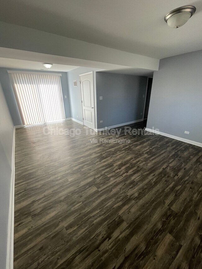 Building Photo - 5663 Allemong Dr