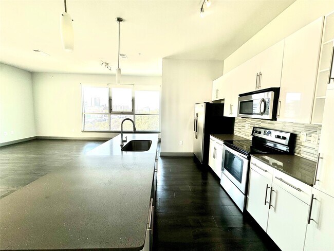 Primary Photo - 3788 Richmond Ave.