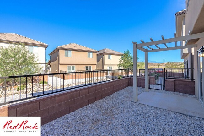 Building Photo - Move In Special - $500 Off First Months Re...