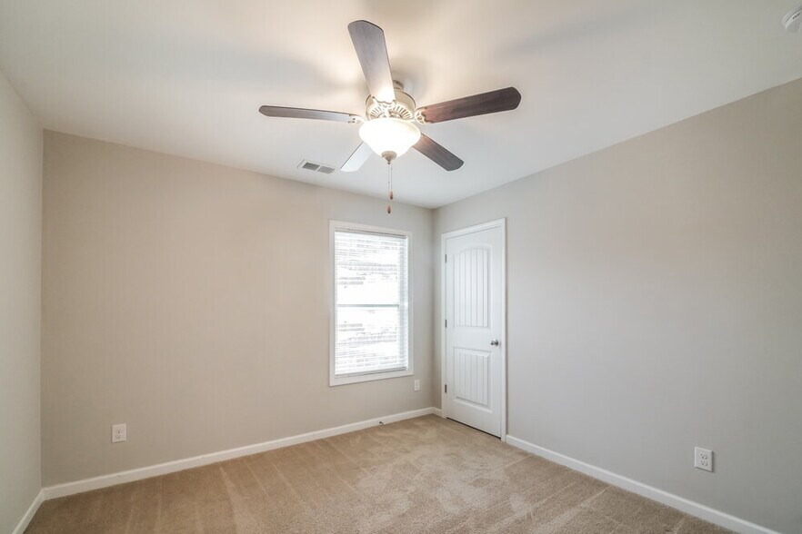 Building Photo - 314 Lenore Ct