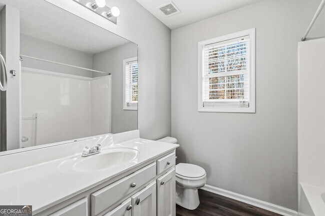 Building Photo - 825 Somerset Vale Dr