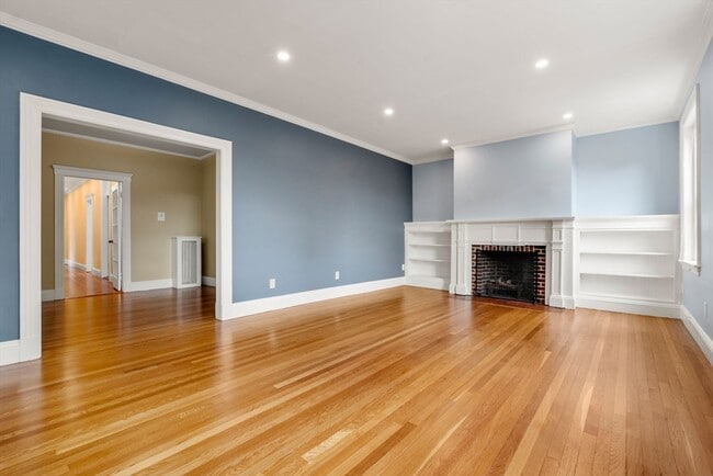 Building Photo - 132 Sewall Ave