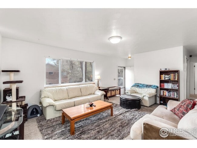 Building Photo - 1112 Gard Pl