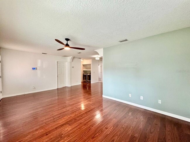 Building Photo - 809 W Hiawatha St