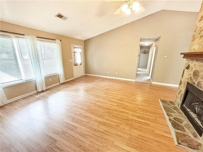 Building Photo - 1497 Chaseway Cir