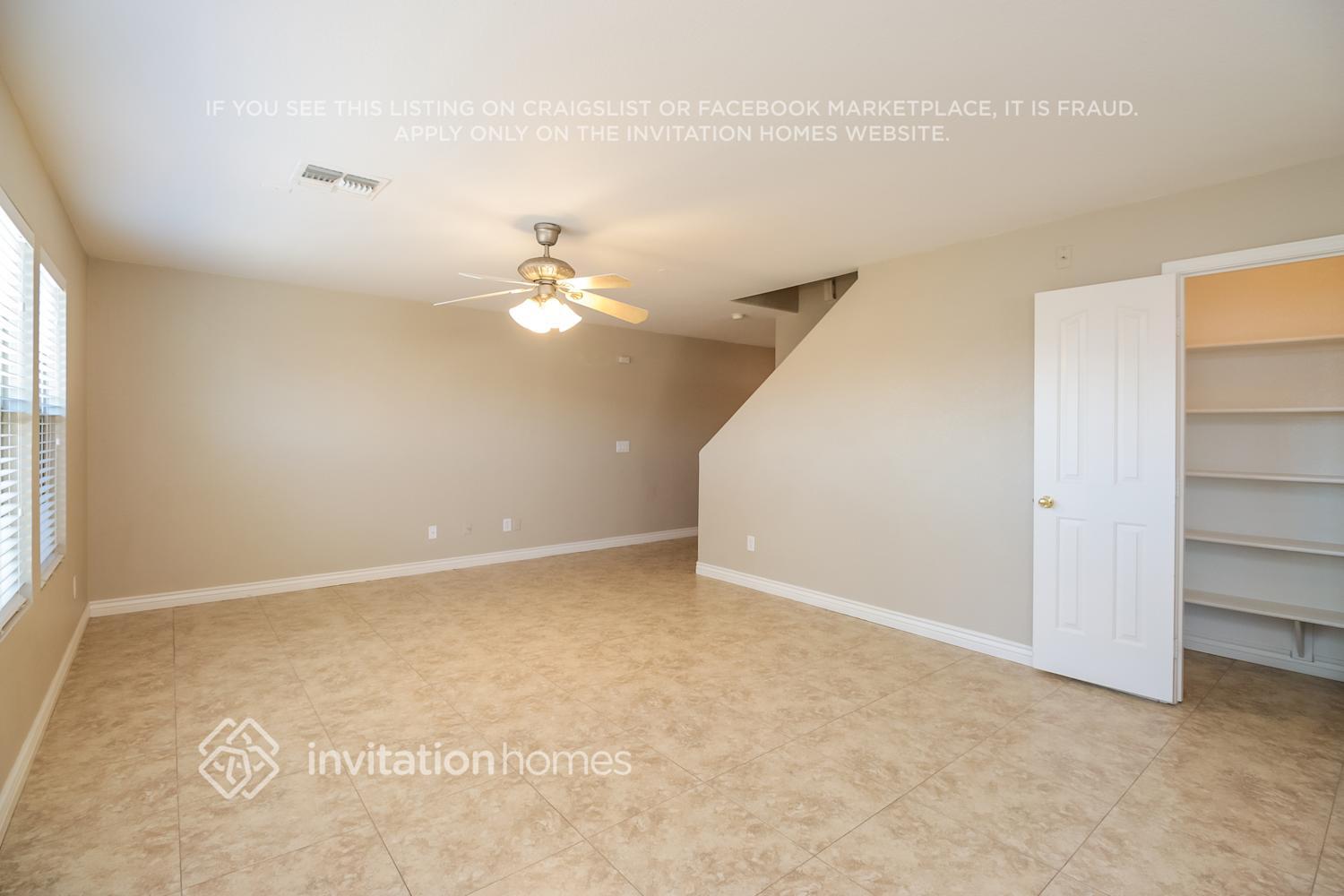 Building Photo - 1043 S Firehole Dr