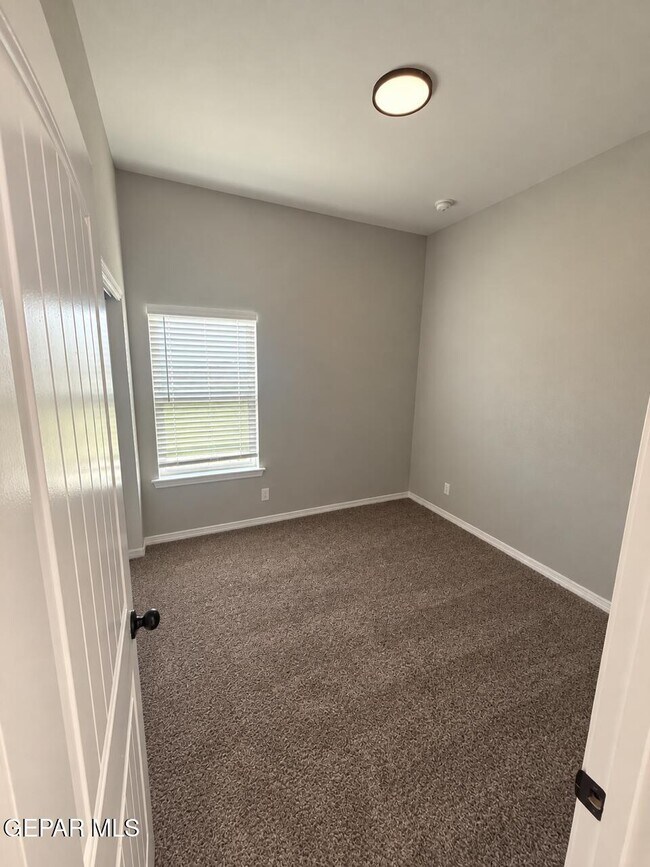 Building Photo - 7421 Rio Rimac Dr