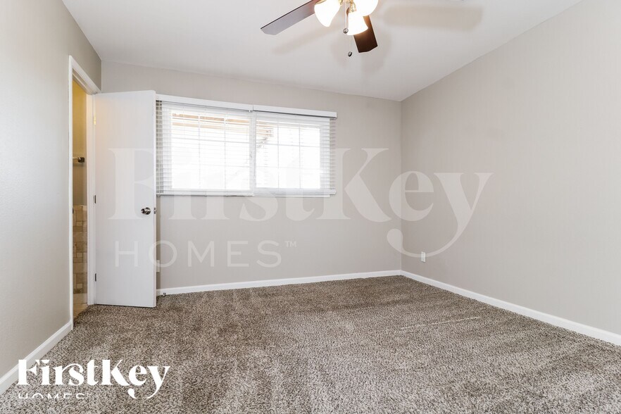 Building Photo - 6836 S Terrace Rd