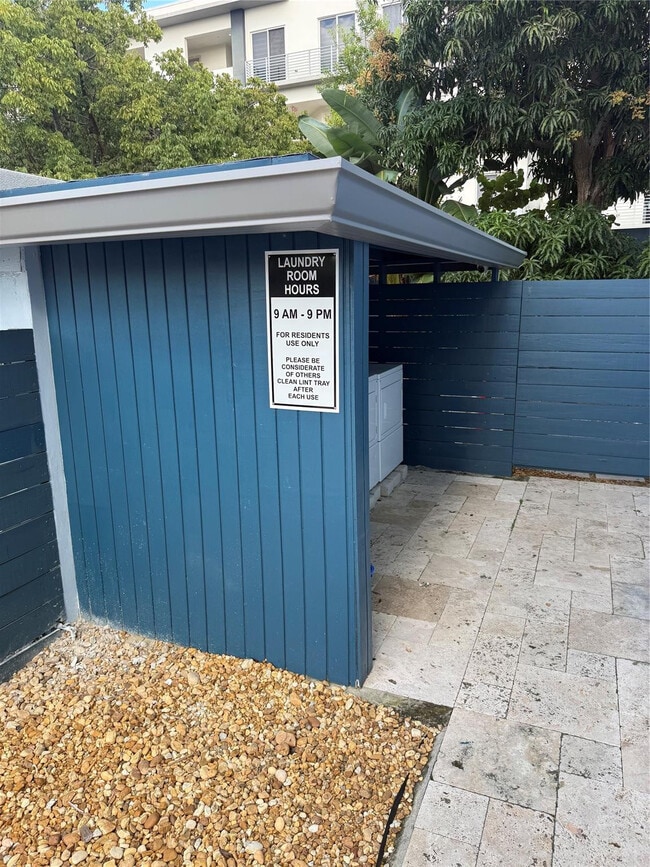 Building Photo - 1020 N Victoria Park Rd