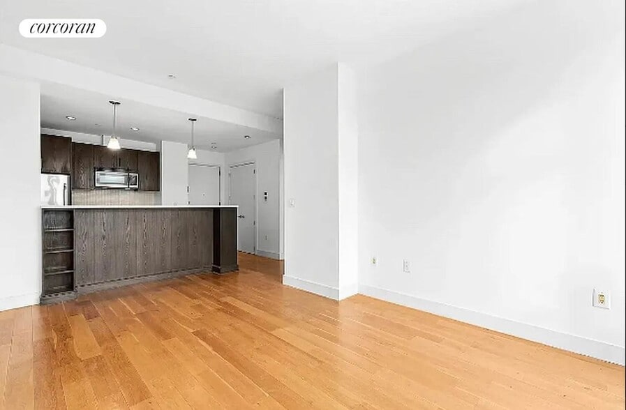 Building Photo - 140-21 32nd Ave